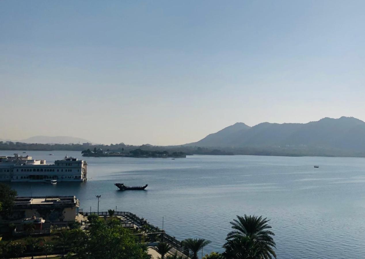 Hotel Nirvana Lakeside Udaipur Buitenkant foto