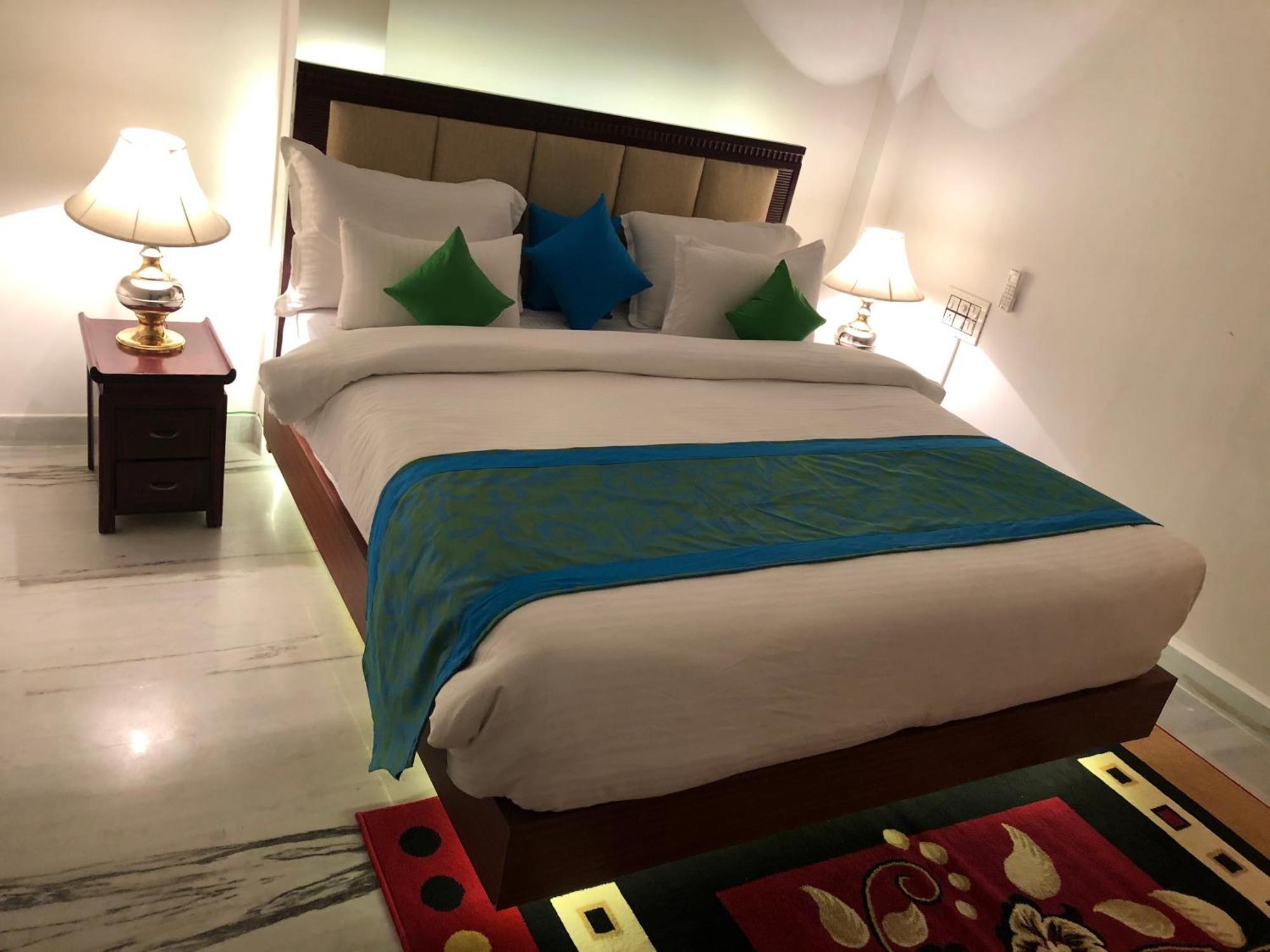 Hotel Nirvana Lakeside Udaipur Buitenkant foto
