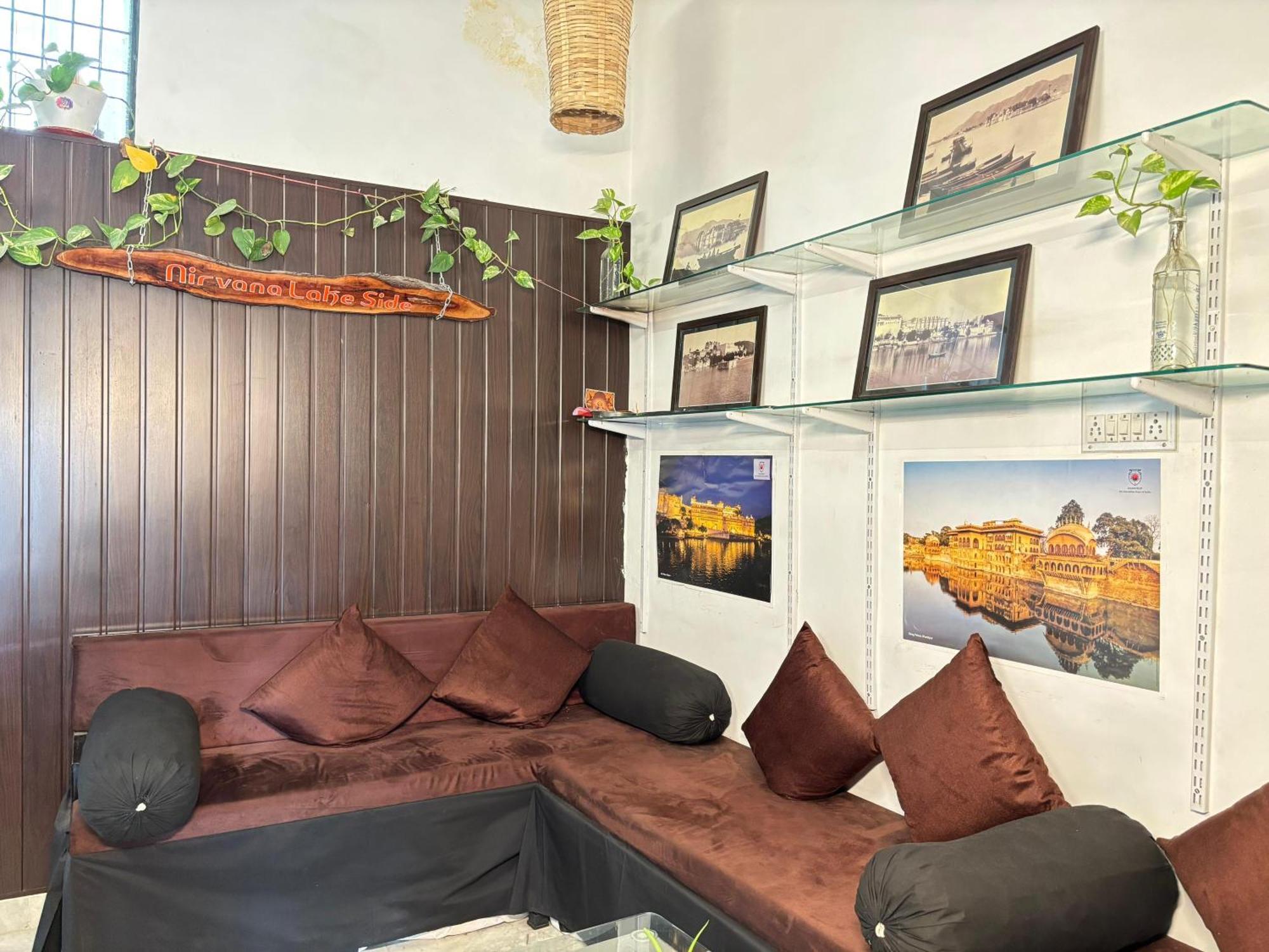 Hotel Nirvana Lakeside Udaipur Buitenkant foto