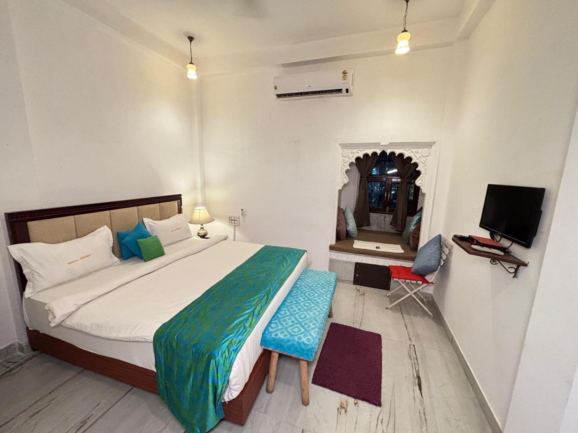 Hotel Nirvana Lakeside Udaipur Buitenkant foto